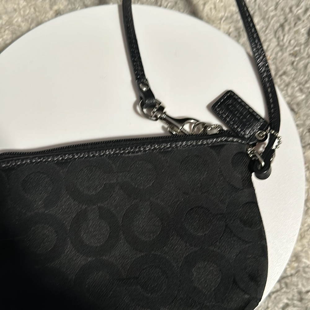 FIRM! EUC 2 Piece Coach Parker OP Art Shoulder Bag & Wristlet - Picture 8 of 10
